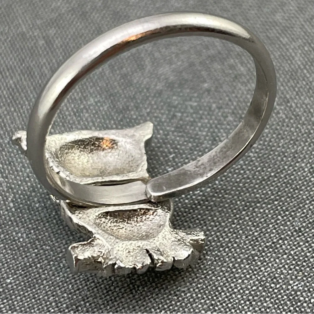 Cute Vintage 70s Sarah Coventry Adjustable Owl Ring with Purple Rhinestone Eyes - Picture 8 of 9